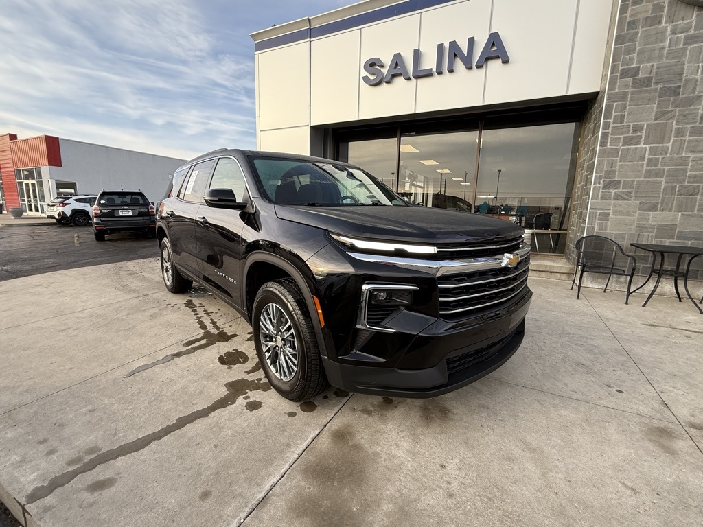 2025 Chevrolet Traverse LT's photo