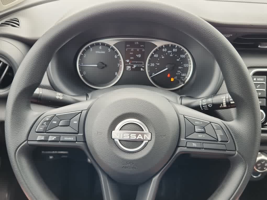 2025 Nissan Kicks Play S photo 16