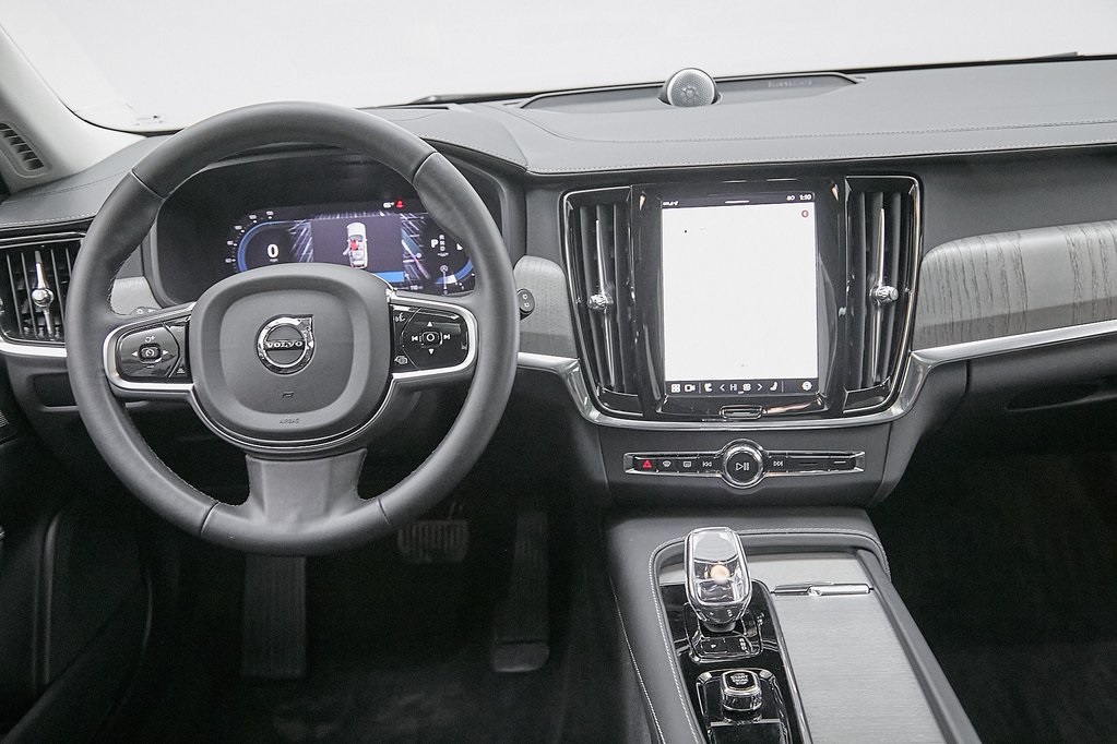 2024 VOLVO V90CC - Image 29