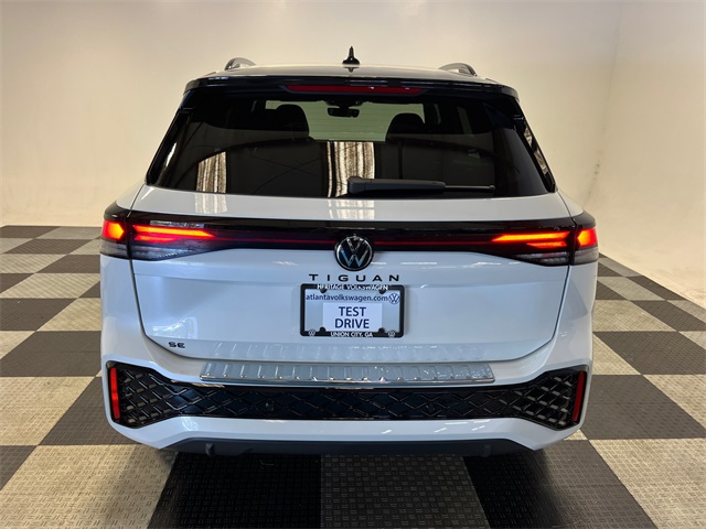 2025 Volkswagen Tiguan SE R-Line Black photo 3