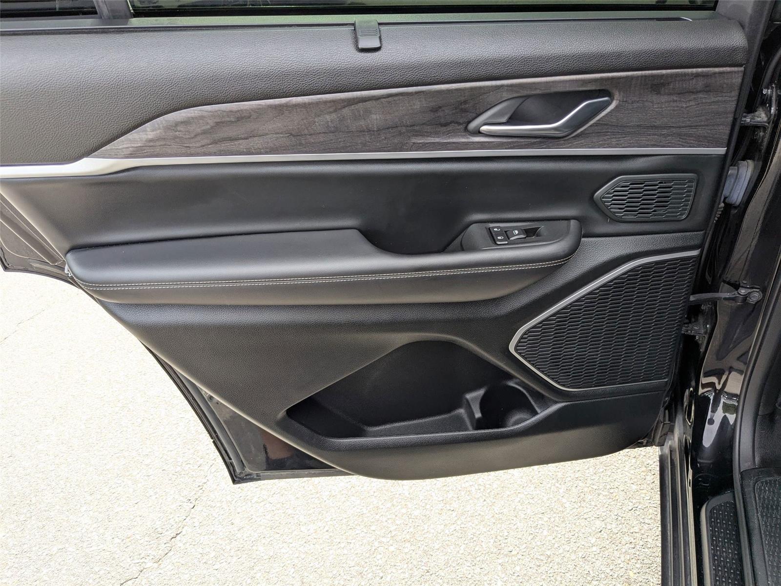 2021 Jeep Grand Cherokee Limited photo 24