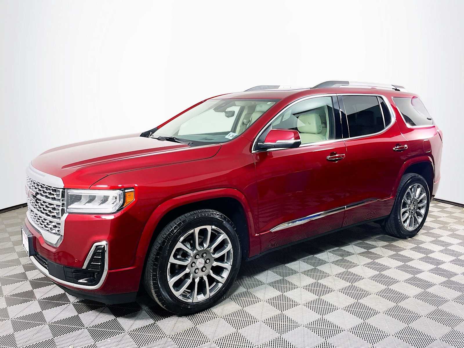 2023 GMC Acadia Denali's photo