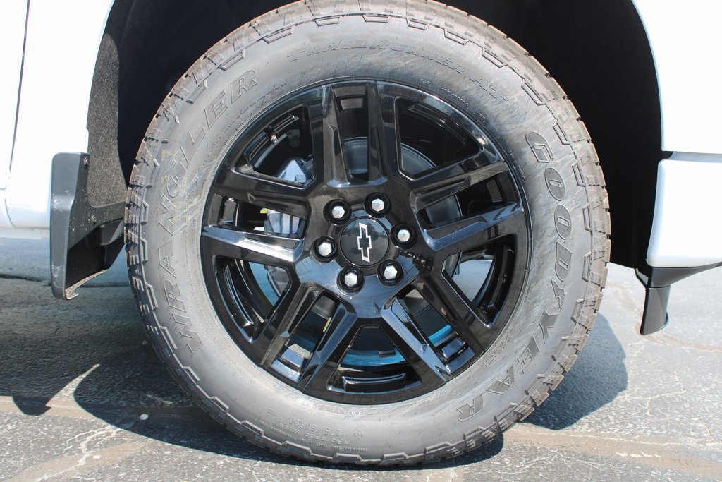 2026 Chevrolet Silverado 1500 Custom photo 13
