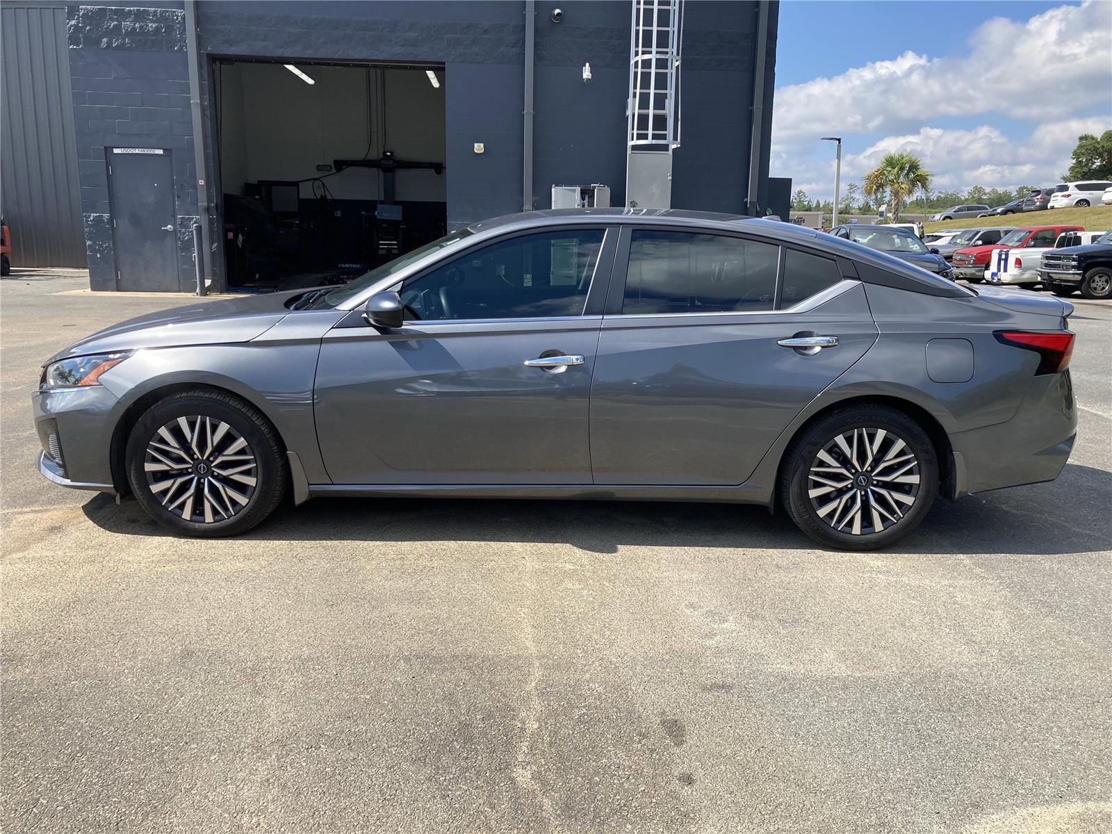 2024 Nissan Altima 2.5 SV photo 4
