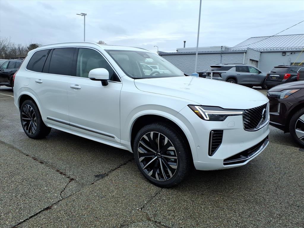 2026 Volvo XC90 Base's photo
