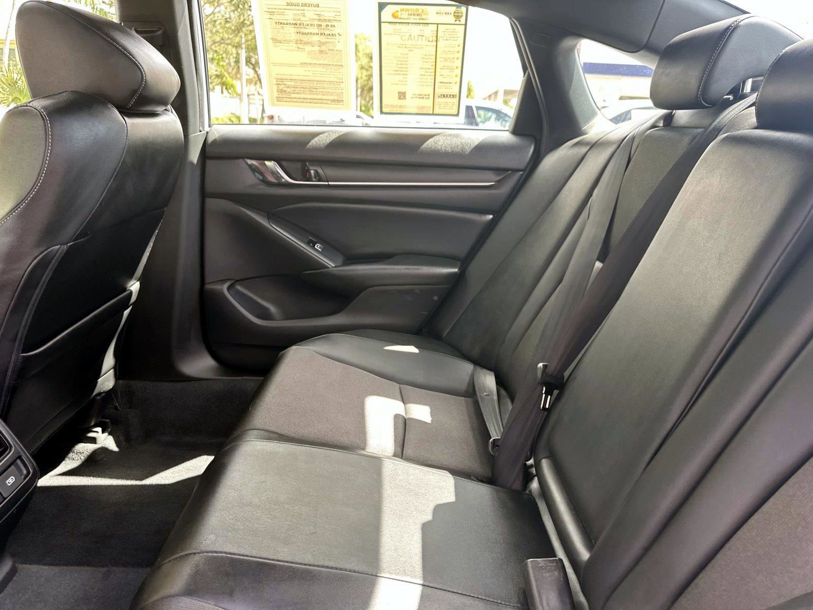 2022 Honda Accord Sport 2.0T photo 12