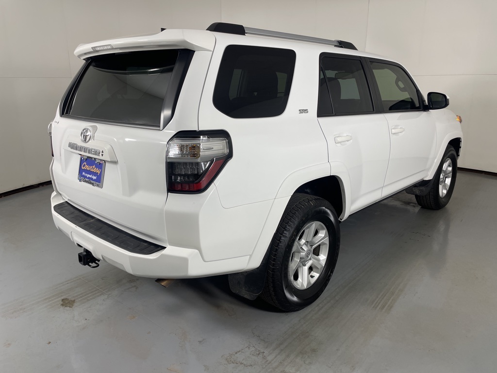 2024 Toyota 4Runner SR5 photo 8