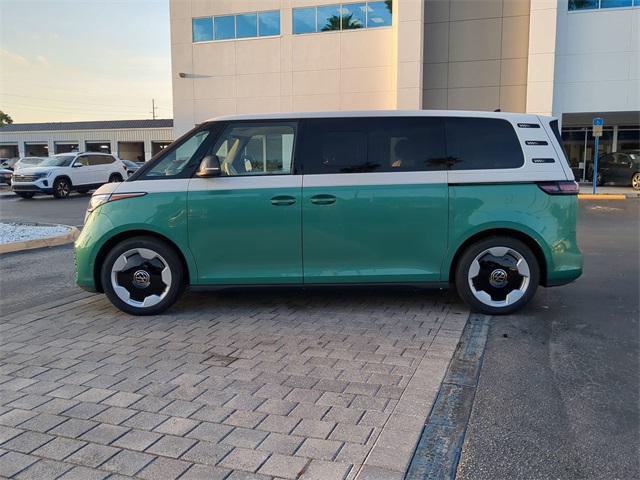 2025 Volkswagen ID. Buzz Pro Plus photo 6