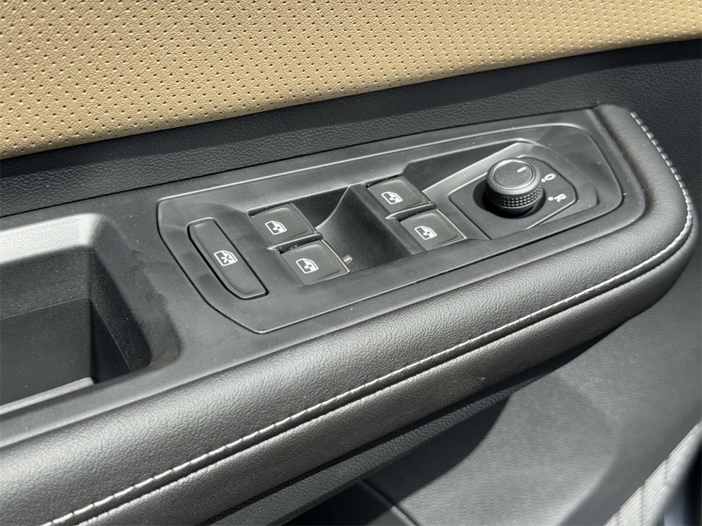 2025 Volkswagen Atlas Cross Sport SE photo 26