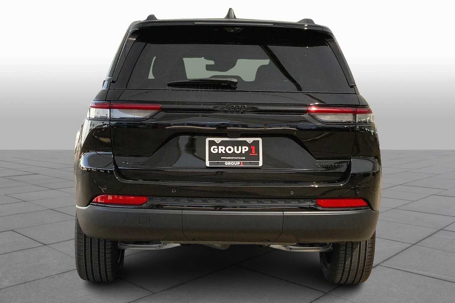 2025 Jeep Grand Cherokee Limited photo 4