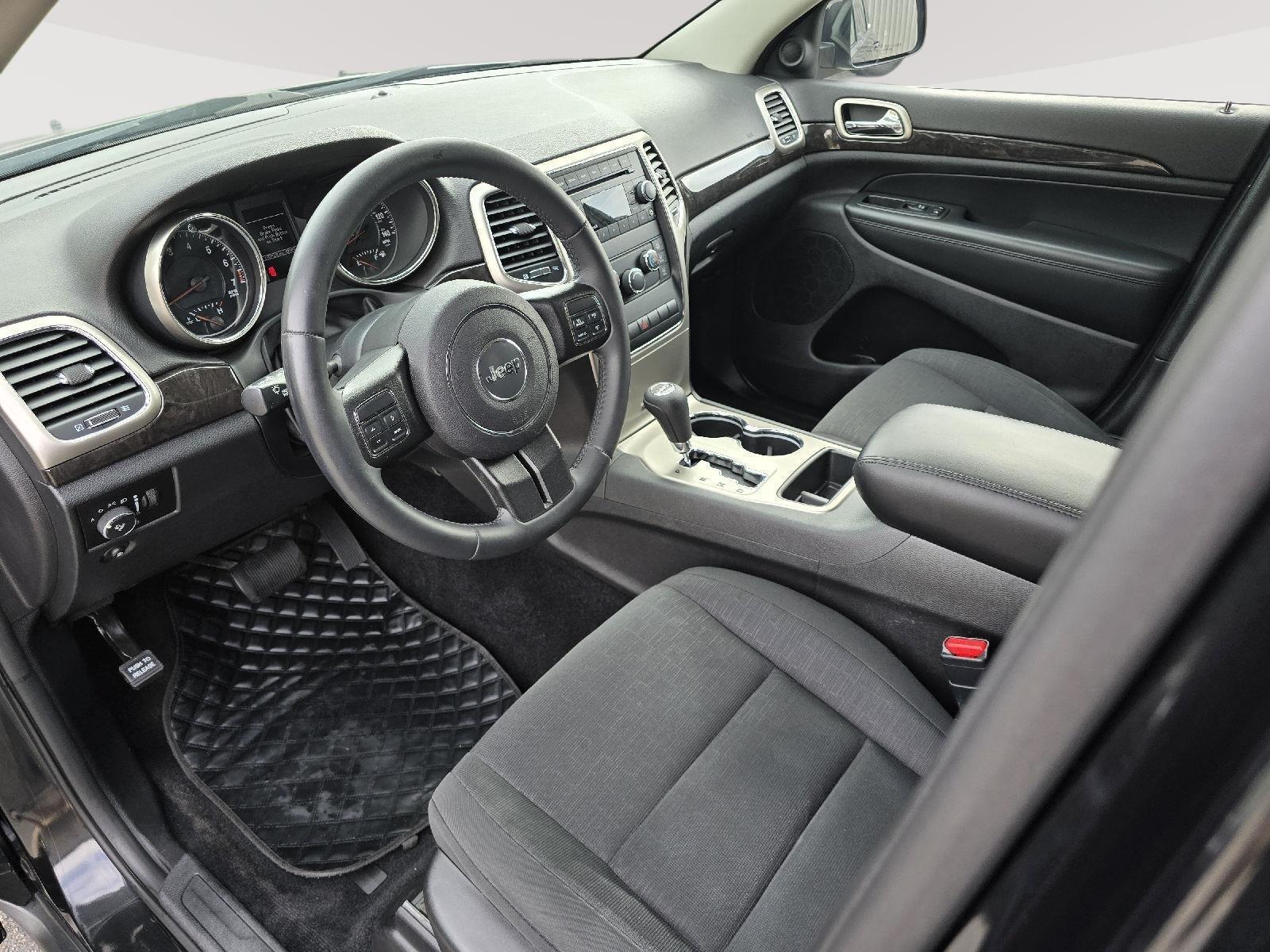 2013 Jeep Grand Cherokee Laredo photo 13