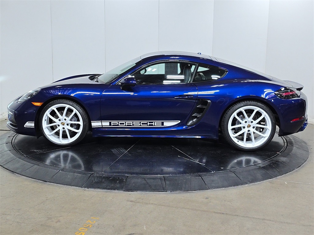 2024 Porsche Cayman photo 10
