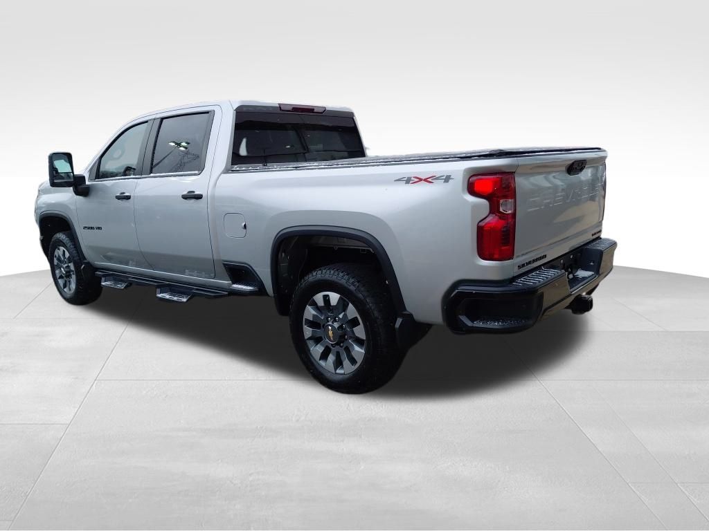 2023 Chevrolet Silverado 2500HD Custom photo 4