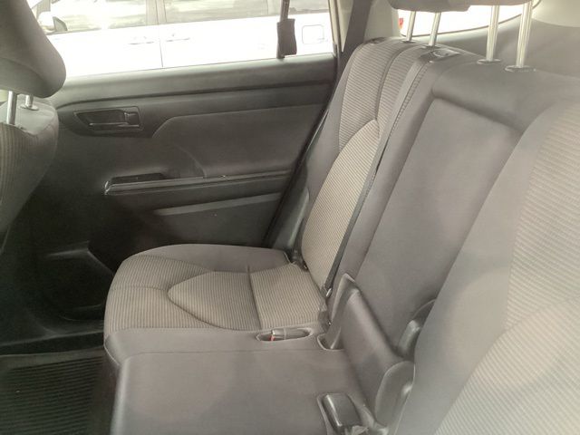 2023 Toyota Highlander Hybrid LE photo 18