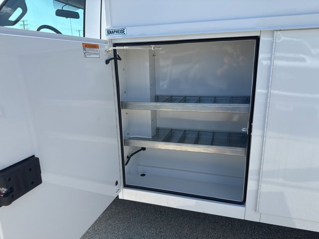 2025 Chevrolet Express Cutaway 3500 photo 7