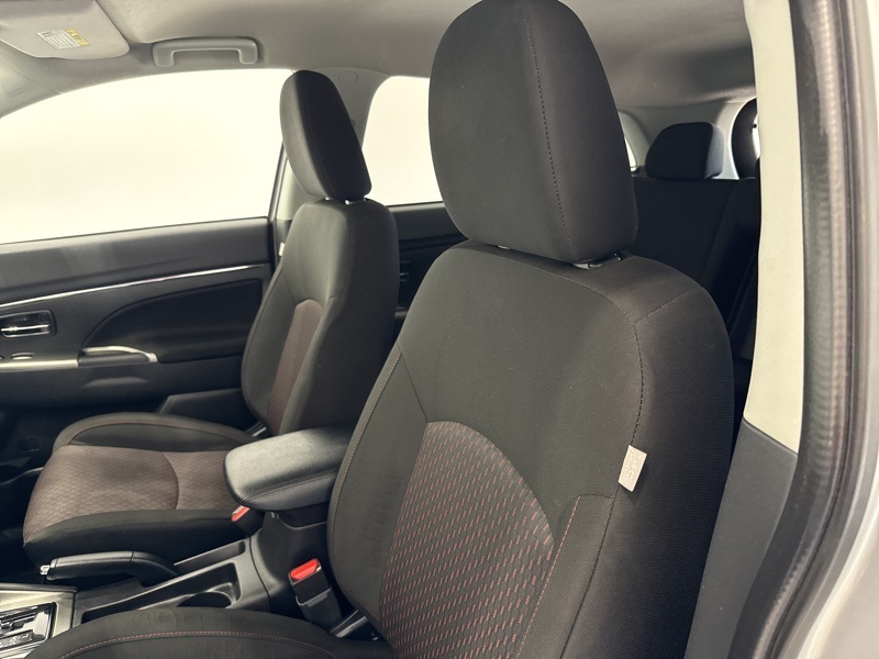2019 Mitsubishi Outlander Sport ES photo 18