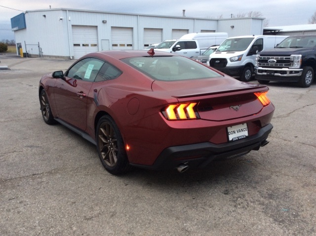 2025 Ford Mustang EcoBoost Premium photo 3