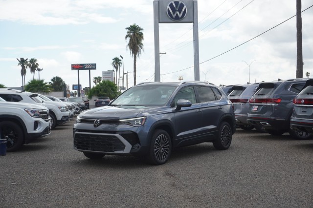 2025 Volkswagen Taos SE's photo