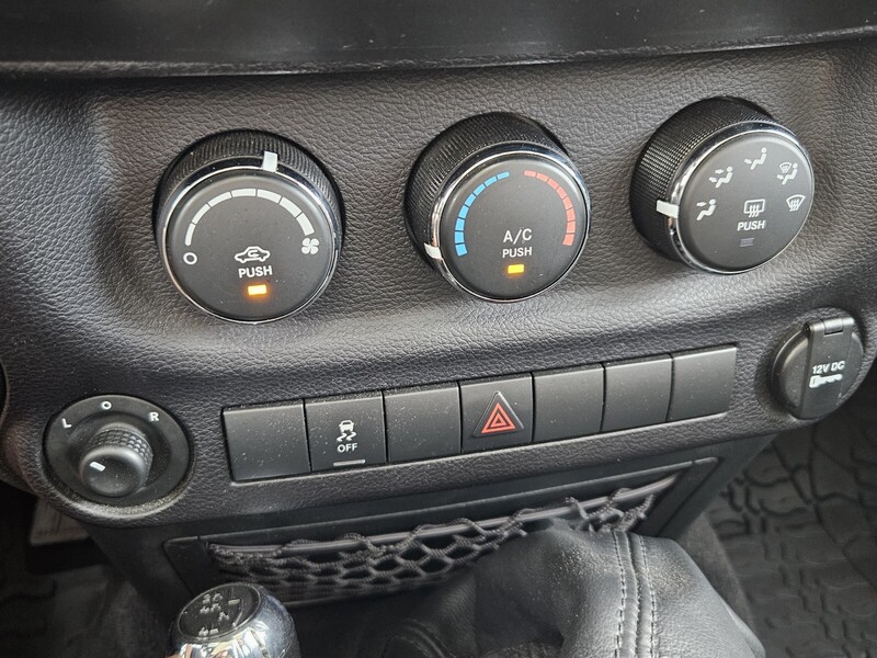 2018 Jeep Wrangler Unlimited Sport S photo 17