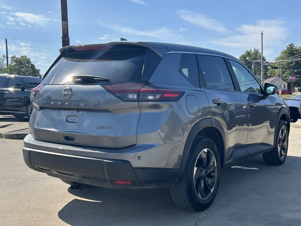 2024 Nissan Rogue SV photo 4