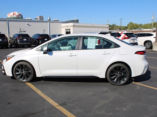 2025 Toyota Corolla SE photo 6