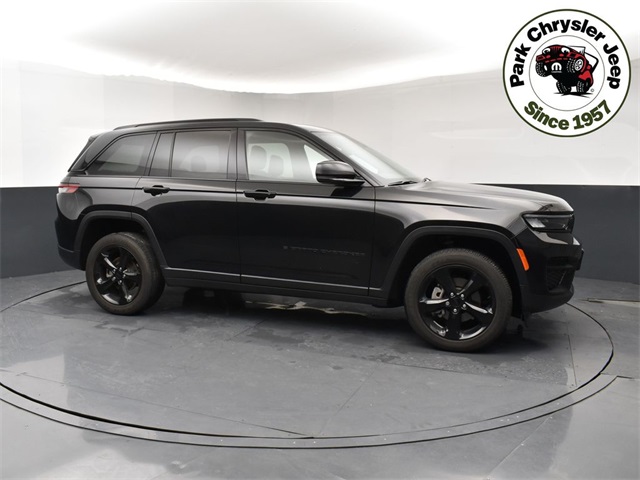 2023 Jeep Grand Cherokee Altitude's photo