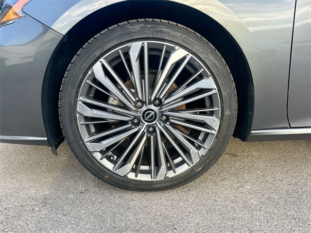 2023 Nissan Altima 2.5 SL photo 9