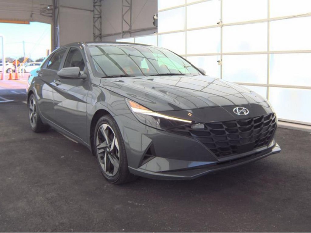 2023 Hyundai Elantra SEL photo 4