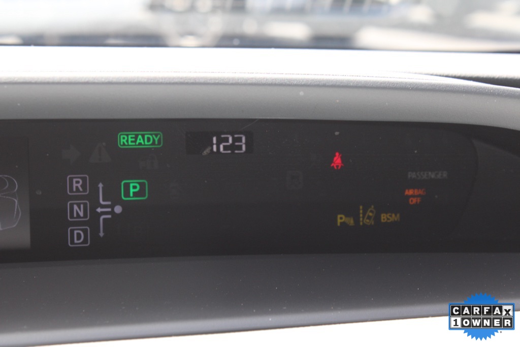 2017 Toyota Prius Four photo 22