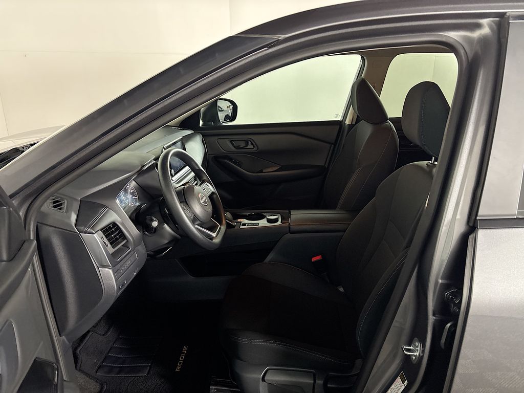 2024 Nissan Rogue S photo 11