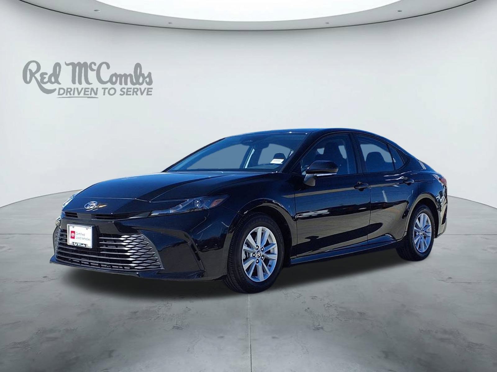 2025 Toyota Camry LE's photo