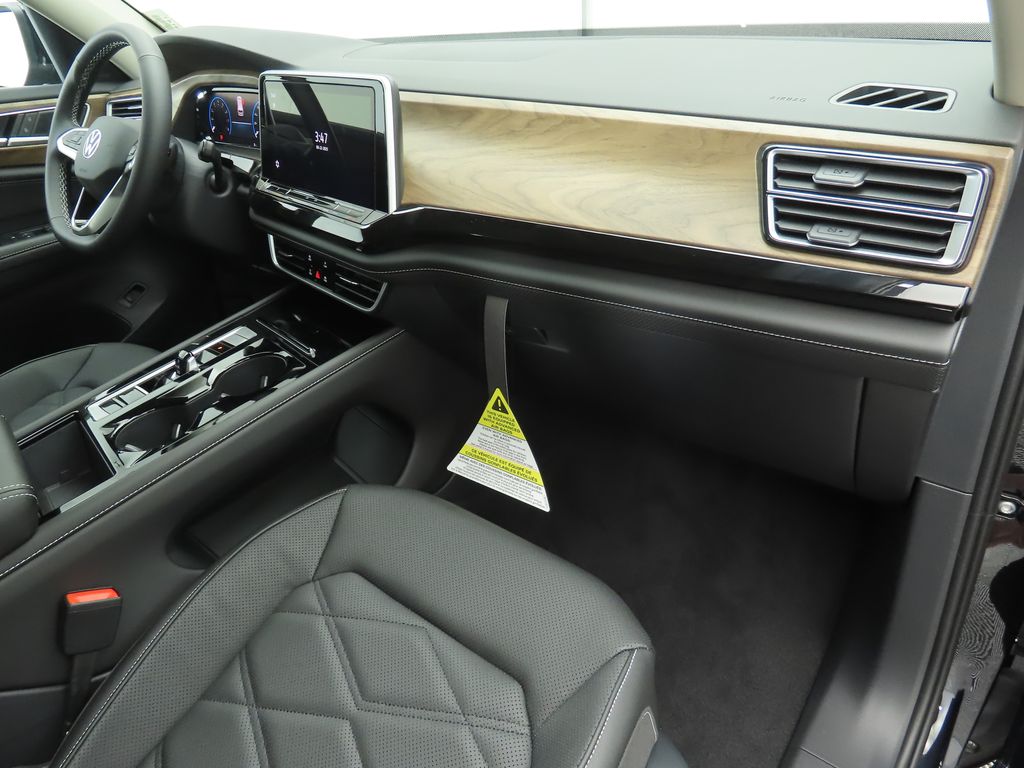 2026 Volkswagen Atlas SE Technology photo 17