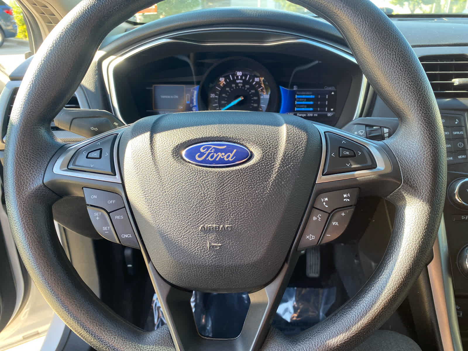 2017 Ford Fusion Hybrid SE photo 16