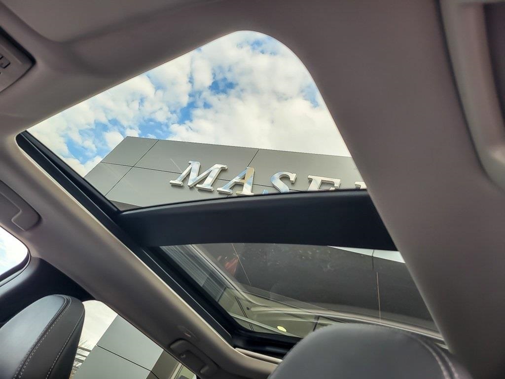 2024 MITSUBISHI OUTLANDER - Image 9