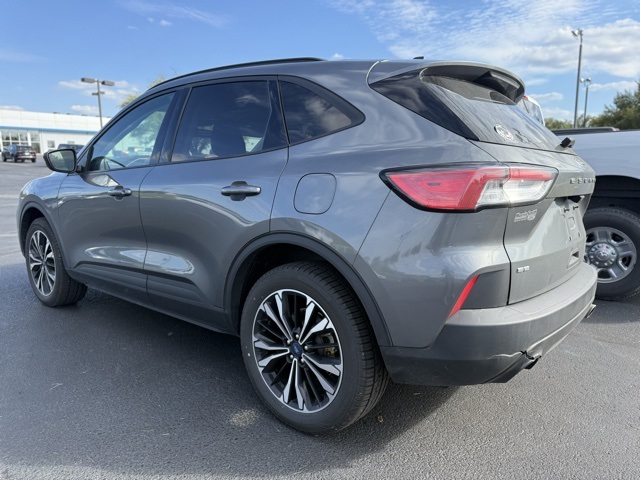 2022 Ford Escape SE photo 3