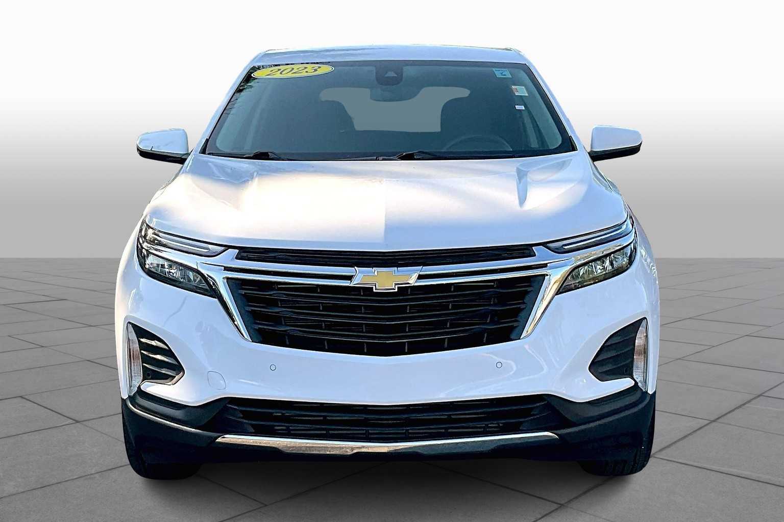 2023 Chevrolet Equinox LT photo 3