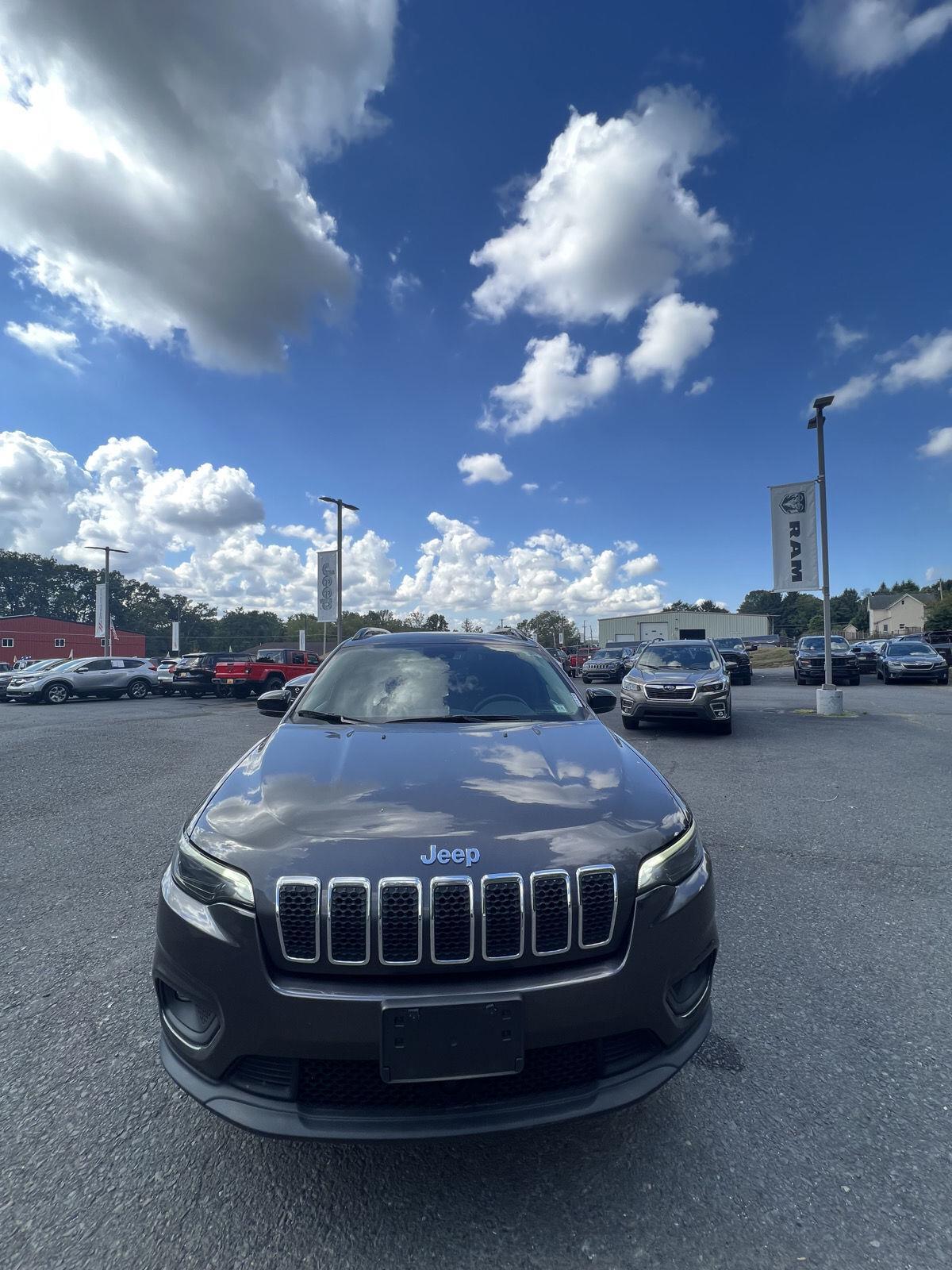 2022 Jeep Cherokee Latitude Lux photo 5