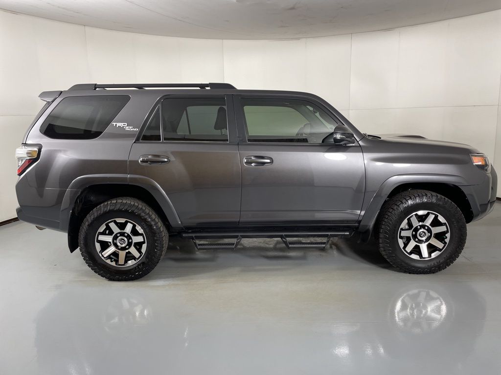 2019 Toyota 4Runner TRD Off-Road Premium photo 9