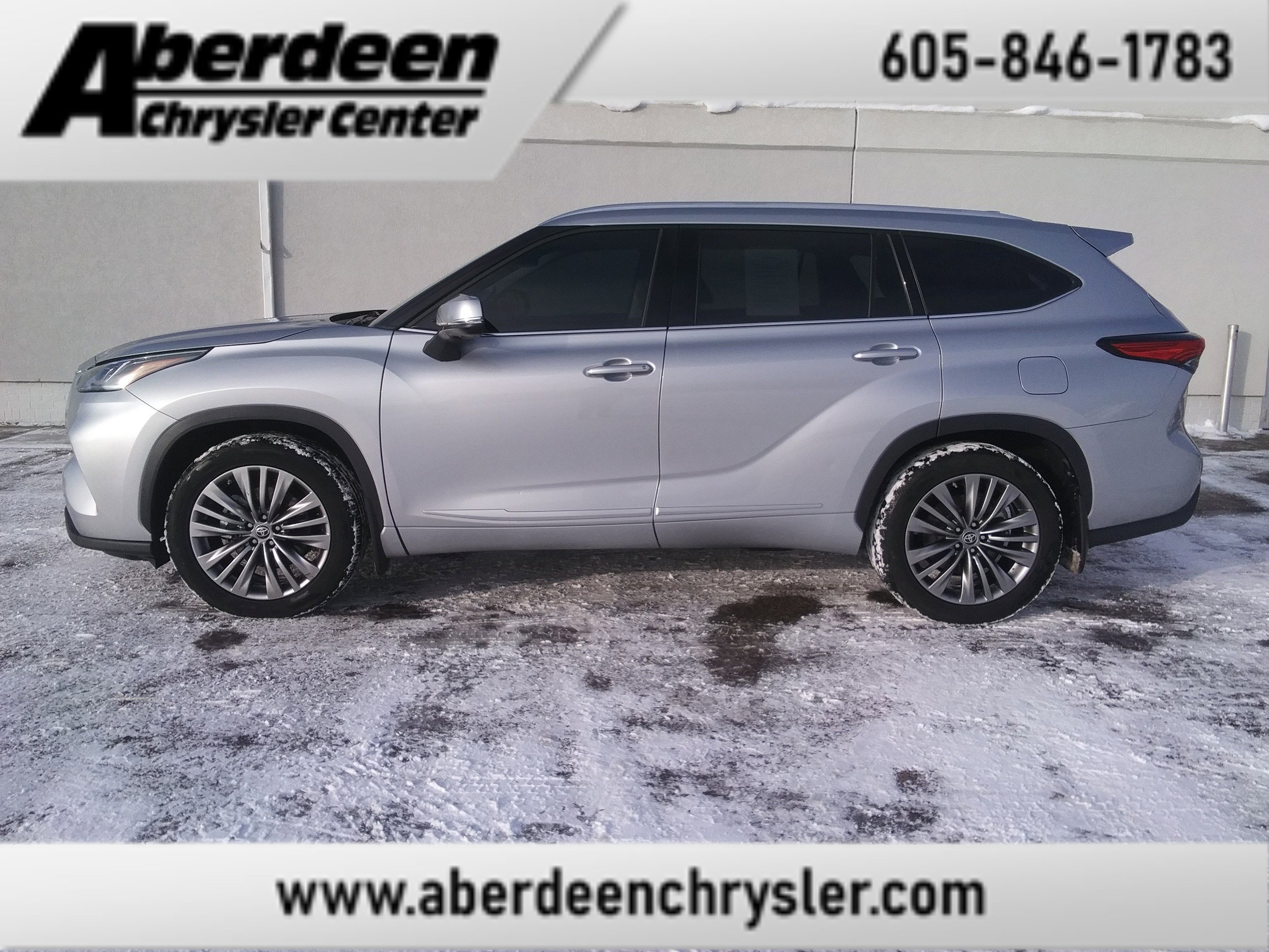 2021 Toyota Highlander Platinum's photo
