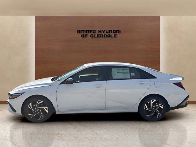 2025 Hyundai Elantra SEL Sport photo 2