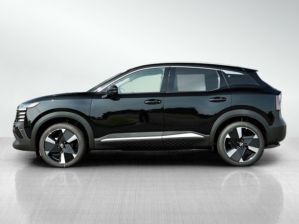 2025 Nissan Kicks SR photo 2