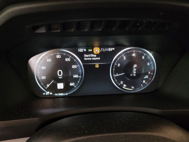 2022 Volvo XC90 T5 Momentum photo 8