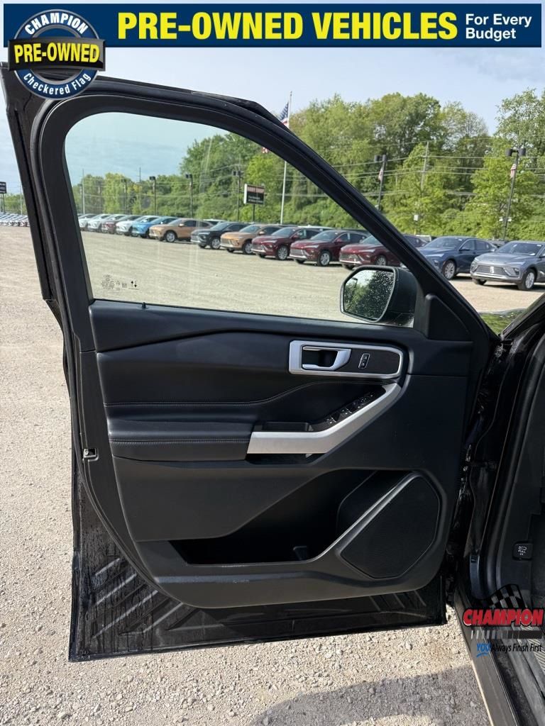 2021 Ford Explorer XLT photo 4