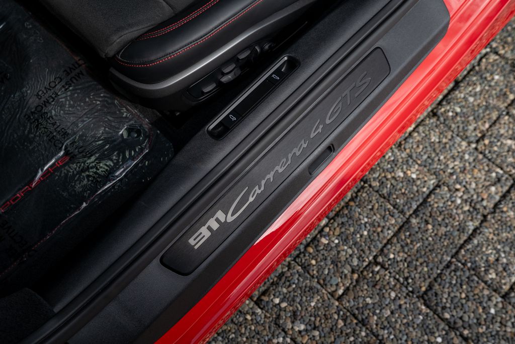 2023 Porsche 911 4 GTS photo 24
