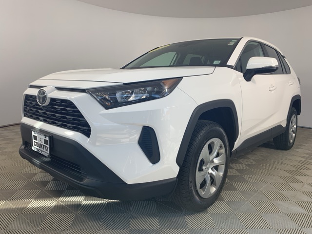 2022 Toyota RAV4 LE photo 3