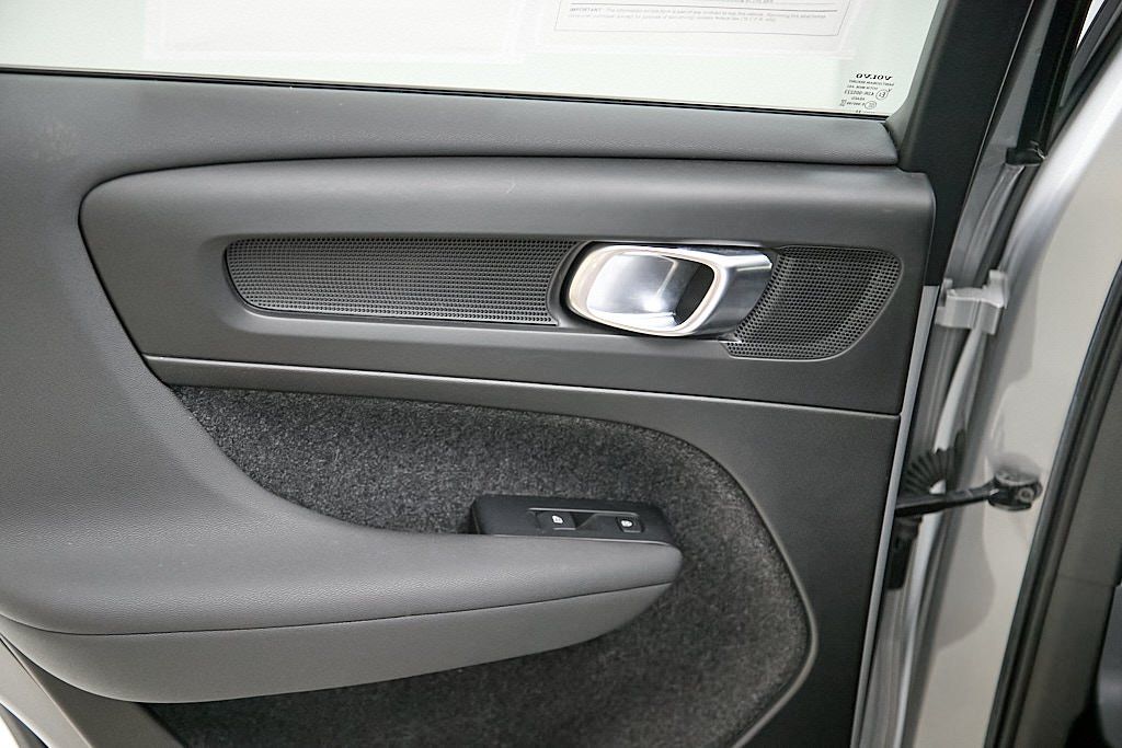 2023 VOLVO C40 - Image 20