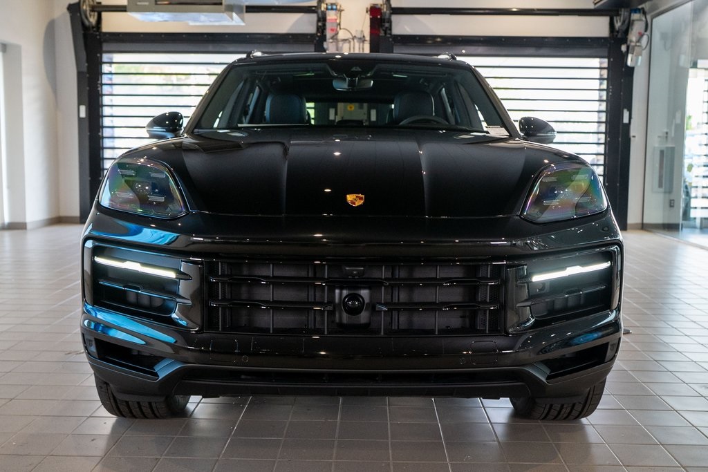 2025 Porsche Cayenne photo 7