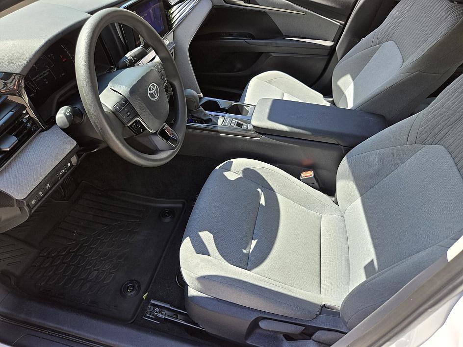 2025 Toyota Camry LE photo 9