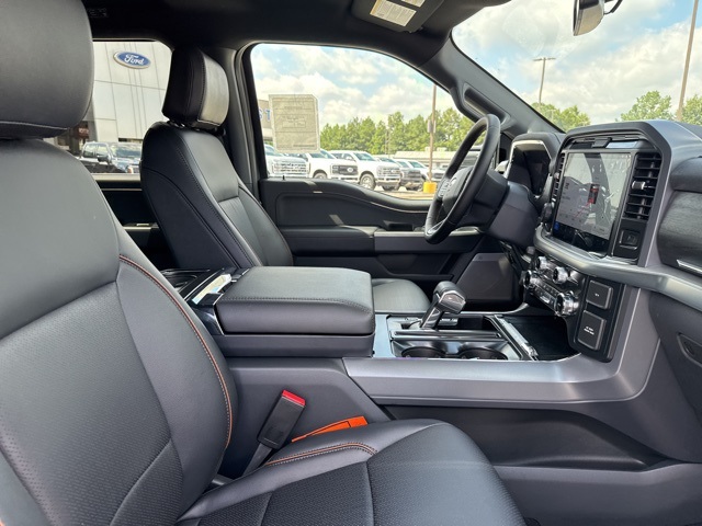 2025 Ford F-150 Lariat photo 15