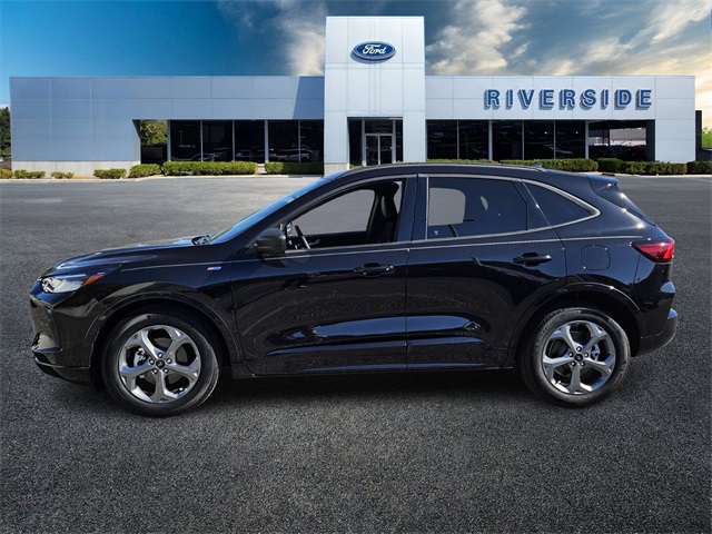 2023 Ford Escape ST-Line photo 4